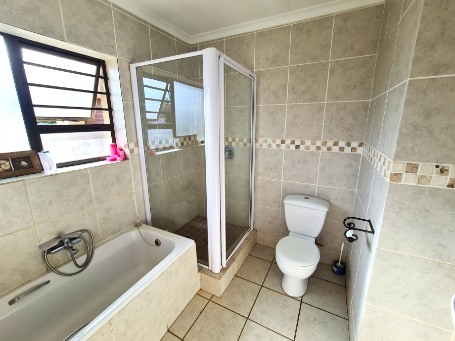 4 Bedroom Property for Sale in Noorsekloof Eastern Cape